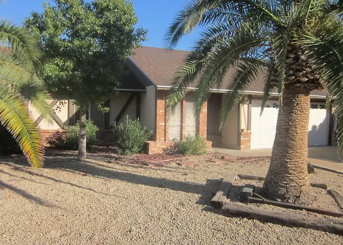 Spacious Four Bedroom With Pool Near Westgate Stadium * Glendale